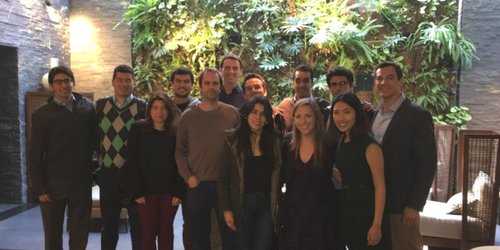 Equipo del MBA de Harvard trabajando junto a EVoting